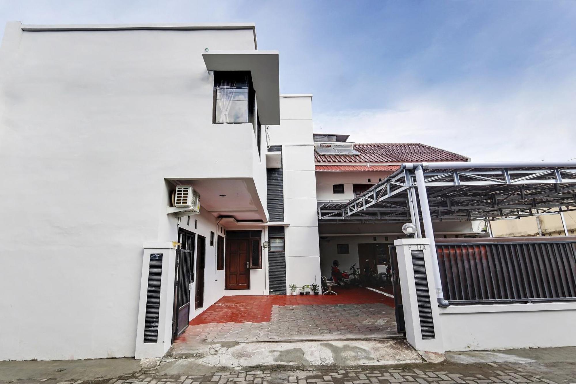 Oyo 91082 Nathania Exclusive Sleman  Esterno foto
